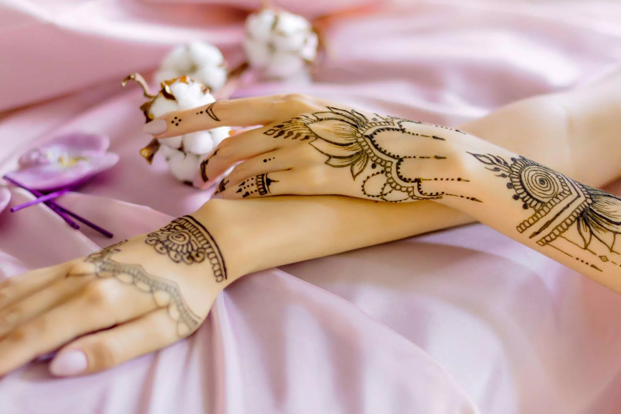 Attractive and very simple mehndi Design
