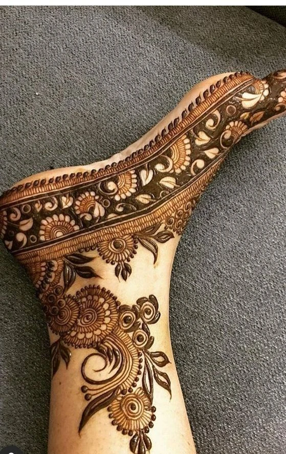 Beautiful arabic side feet mehndi designs by mehndidesigns4u