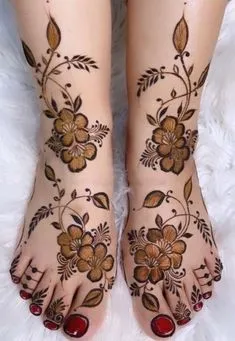 Cute floral mehendi design for the baby