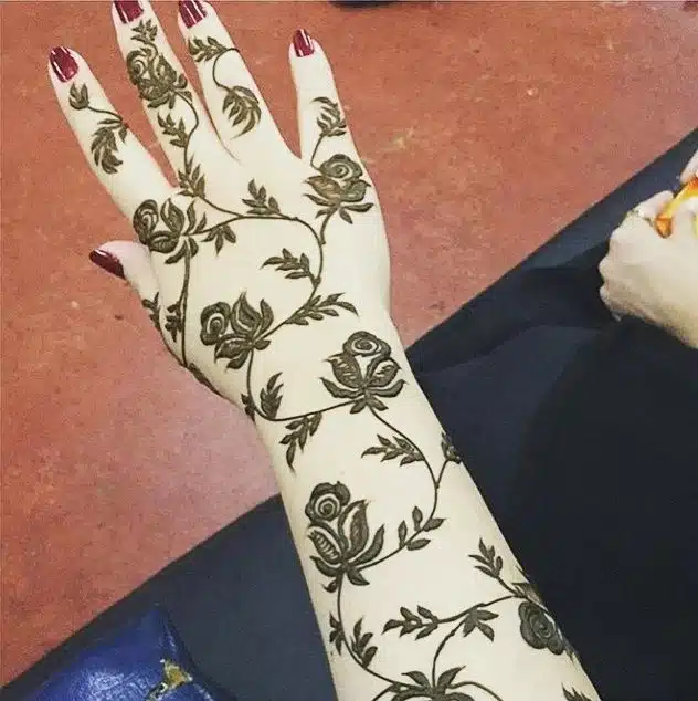 Pakistani Arabic Back Hand Rose Mehndi Design