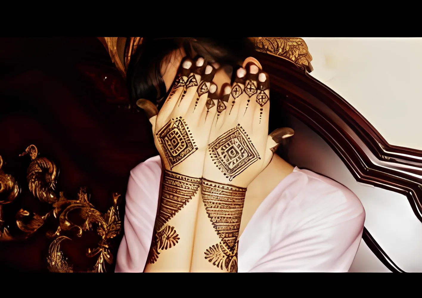 Pakistani arabic Modern Back Hand Mehndi Designs by mehndidesigns4u