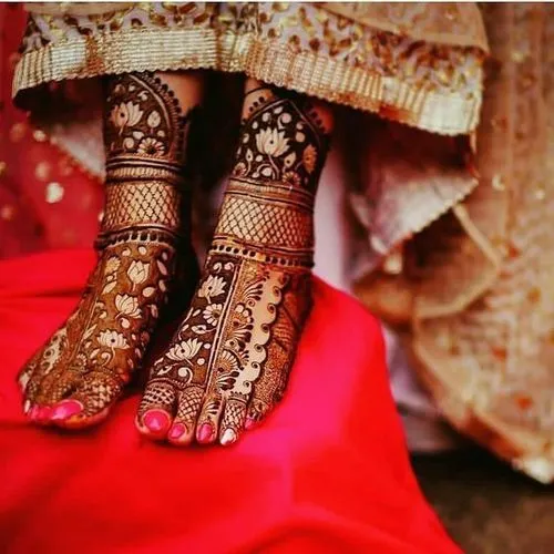 Traditional Bridal Leg Mehndi Design 