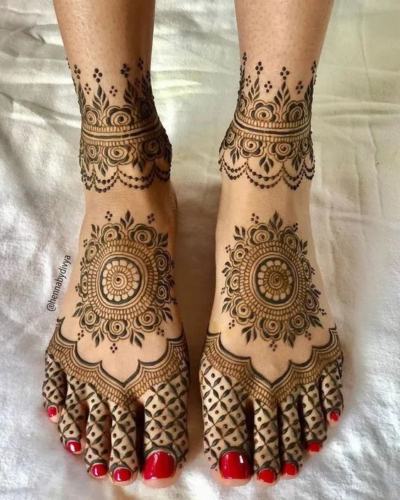 Traditional and Modern Mehndi Designs For Brides and Bridesmaids 