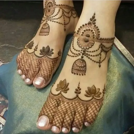 Jeweled Leg Mehndi Design For The Beautiful Brides! 