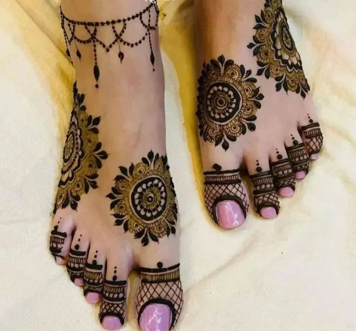 ramadan mehndi designs for foot Simple