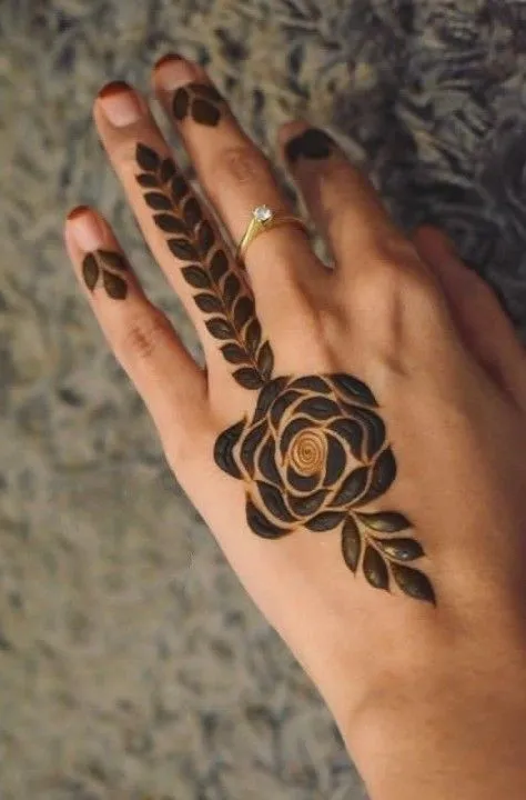 rose pattern Mehndi